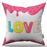 Beyaz Pembe Love Yazılı Dijital Baskılı Kırlent Kılıfı CGH1023