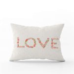 Krem Çok Renkli Çiçekli Love Yazılı Dijital Baskılı Kırlent Kılıfı CGH1031-3550 Çift Tarafı Baskılı