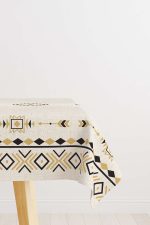 Krem Siyah Etnik Kilim Desenli Dijital Baskılı Masaörtüsü CGH1086-MS