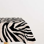 Siyah Bej Zebra Desenli Dijital Baskılı Masaörtüsü CGH348-MS