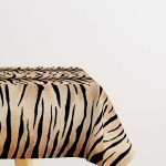 Kahverengi Siyah Zebra Desenli Dijital Baskılı Masaörtüsü CGH366-MS