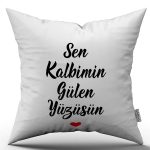 Beyaz Siyah Sen Kalbimin Gülen Yüzüsün Yazılı Dekoratif Baskı Kırlent Yastık Kılıfı - CGH469