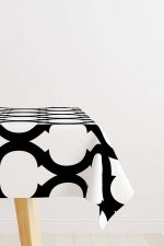 Siyah Beyaz Modern Geometrik Desenli Dijital Baskılı Masaörtüsü OTYK531-MS